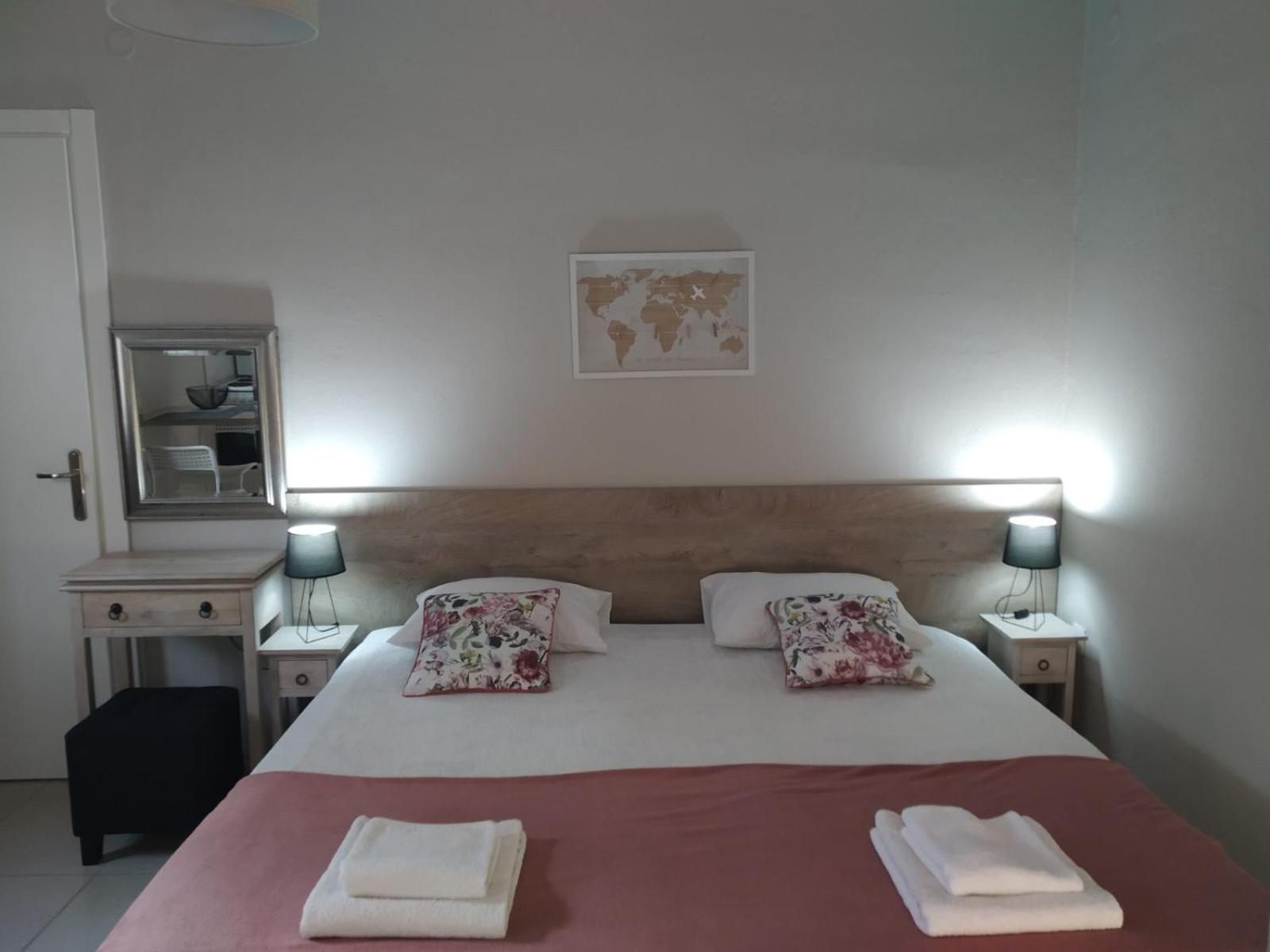 Trousas Apartments Roda  Extérieur photo