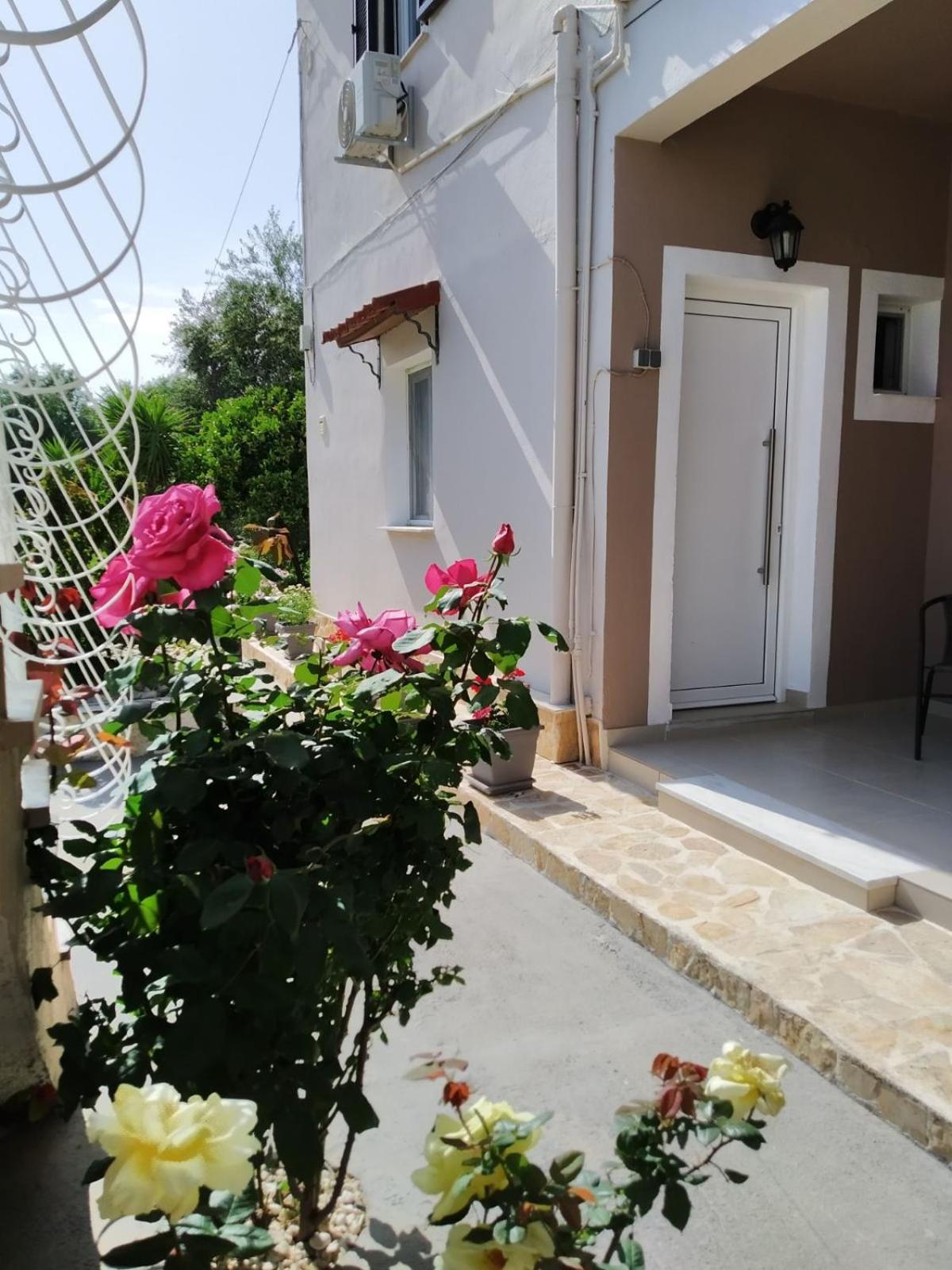 Trousas Apartments Roda  Extérieur photo